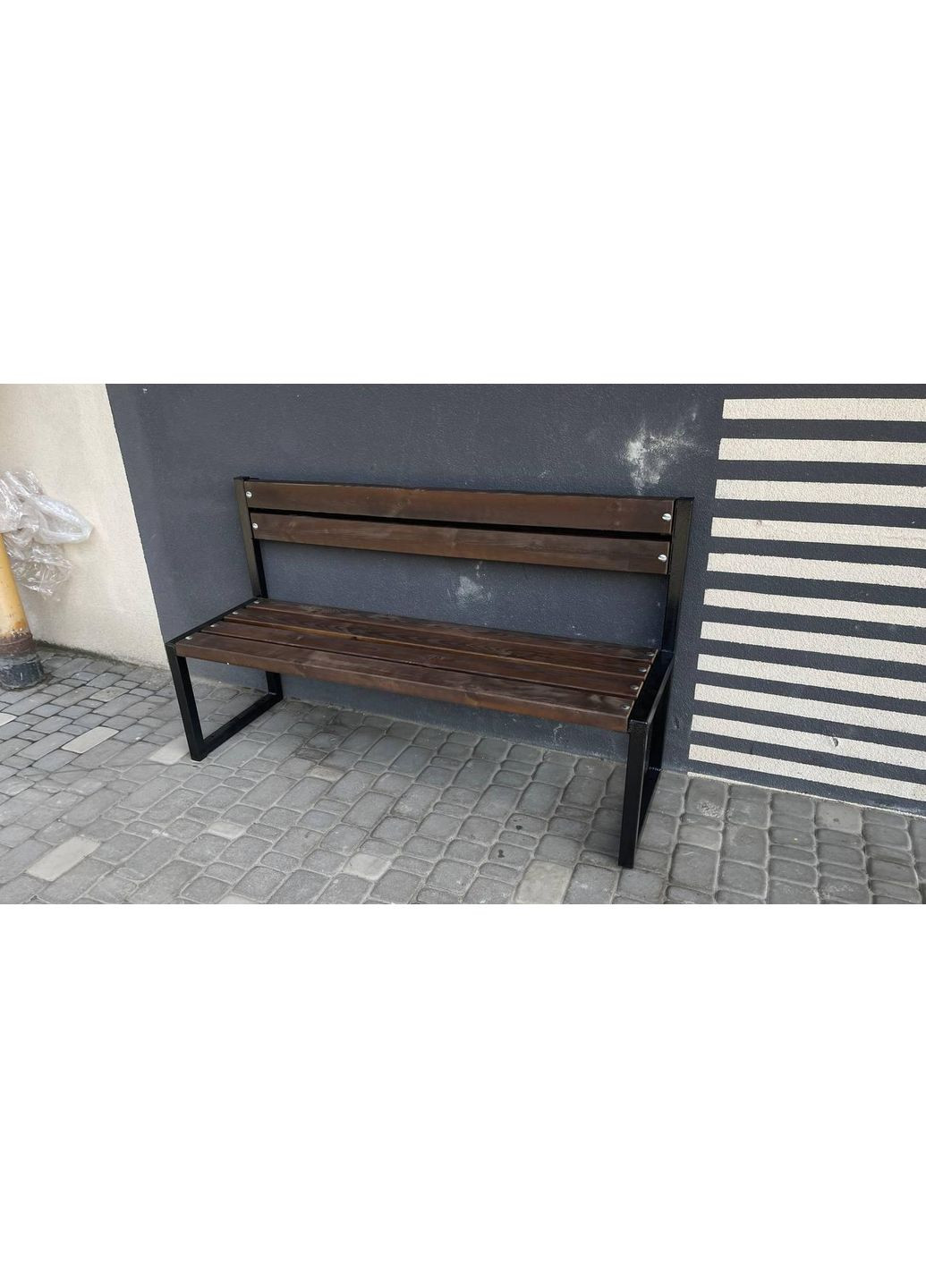 Вулична лава з металевим каркасом та дерев'яними планками — 2 метри No Brand (363188013)