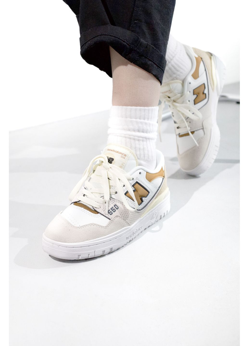 Білі Осінні кросівки чоловічі new balance 550 white / beige нью беланс 550 No Brand