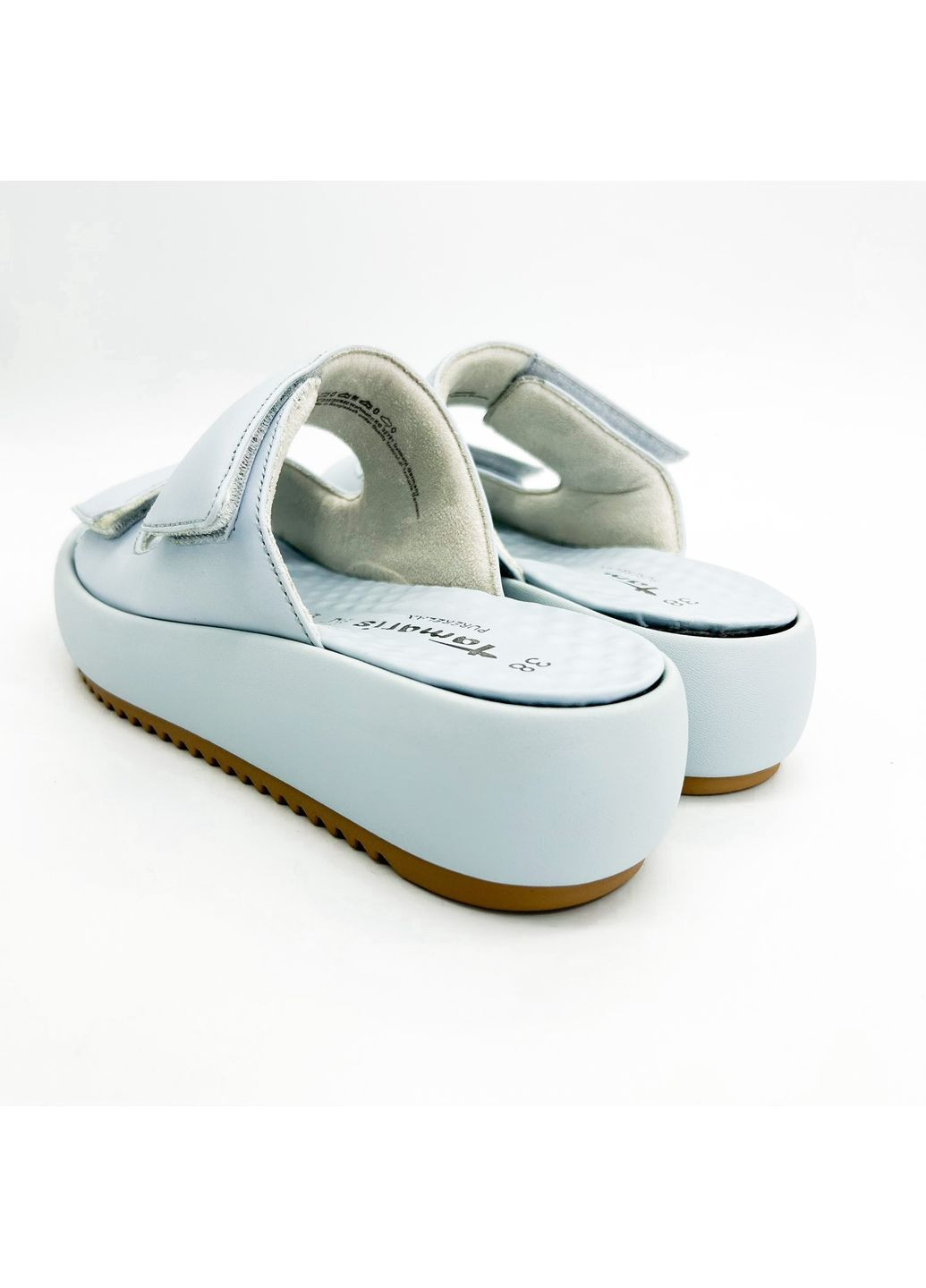 Светло-голубые шлепанцы (р) кожа 0-1-1-1-27235-20-880 Tamaris