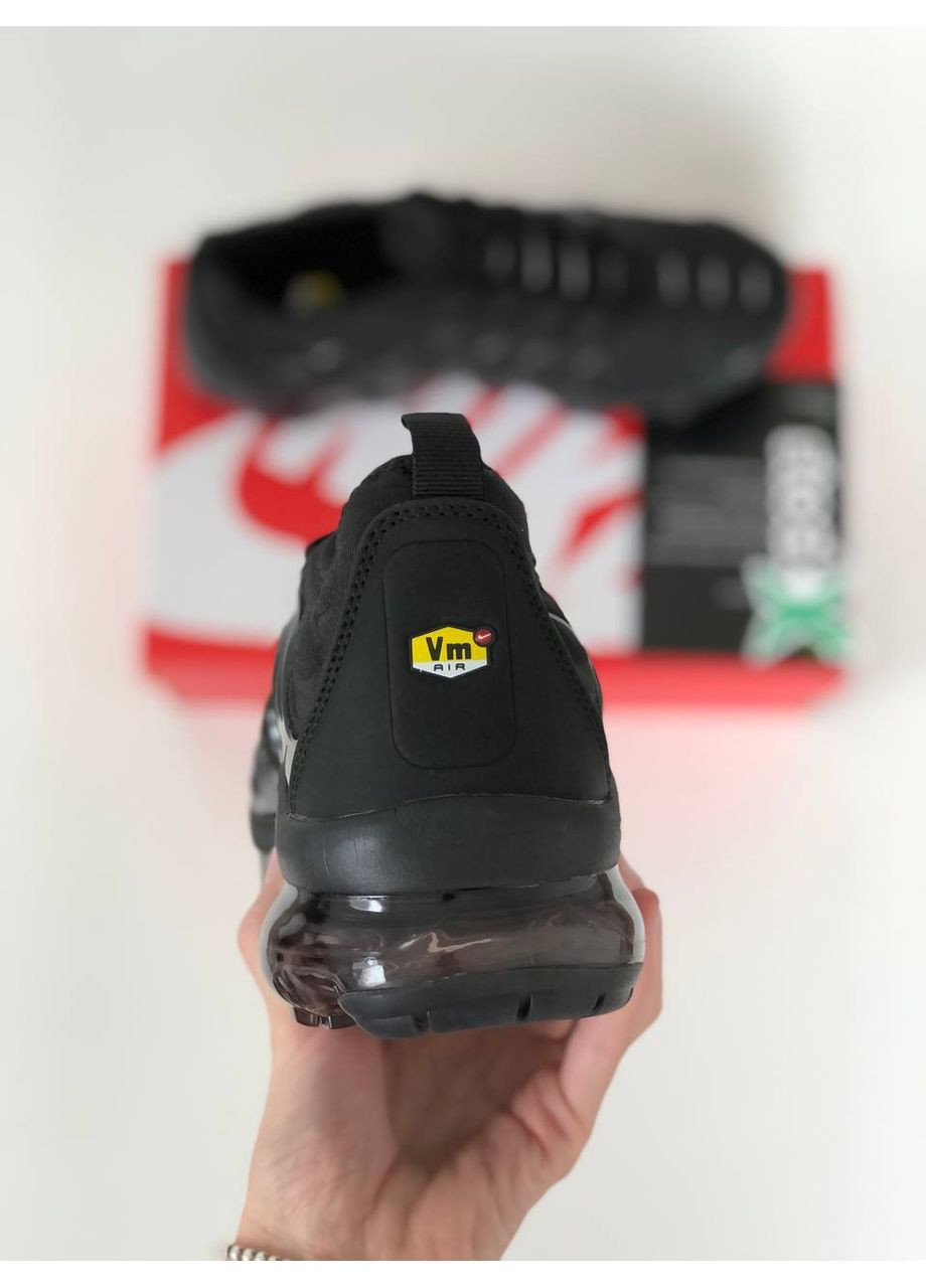 Белые демисезонные кроссовки мужские nike air vapormax plus triple black 924453-004 найк аир вапормакс No Brand