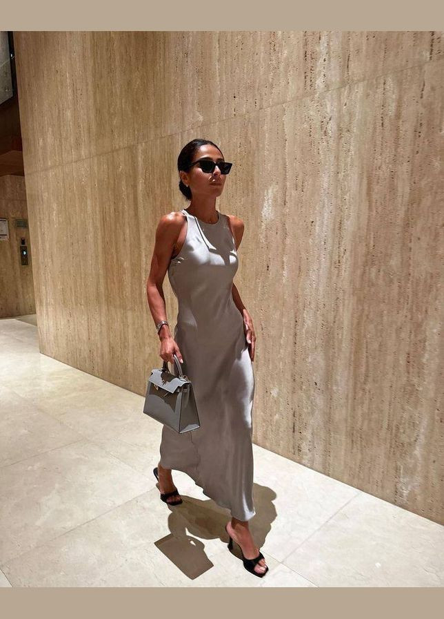 Серое кэжуал шелковое платье длины меди свободного кроя а-силуэт Adelante однотонное