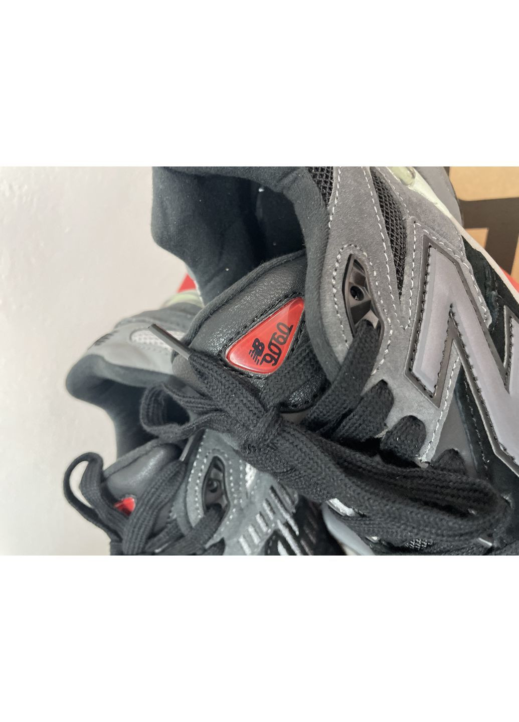 Сірі всесезонні кросівки 9060 black v2 New Balance