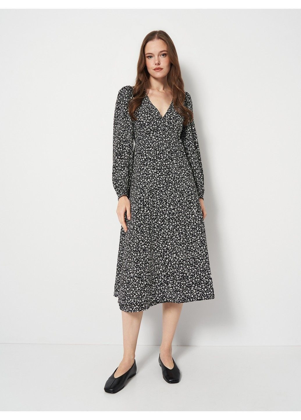 Черное кэжуал платье Monki с цветочным принтом