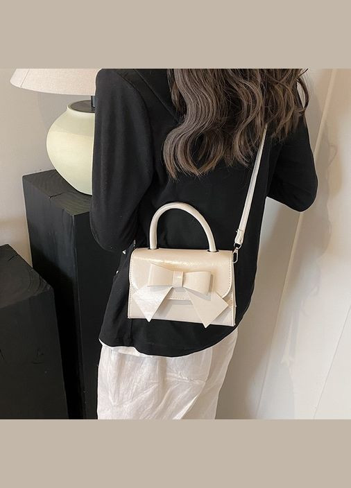 Женская классическая сумка 1642 кросс-боди на ремешке через плечо белая молочная No Brand (306709483)