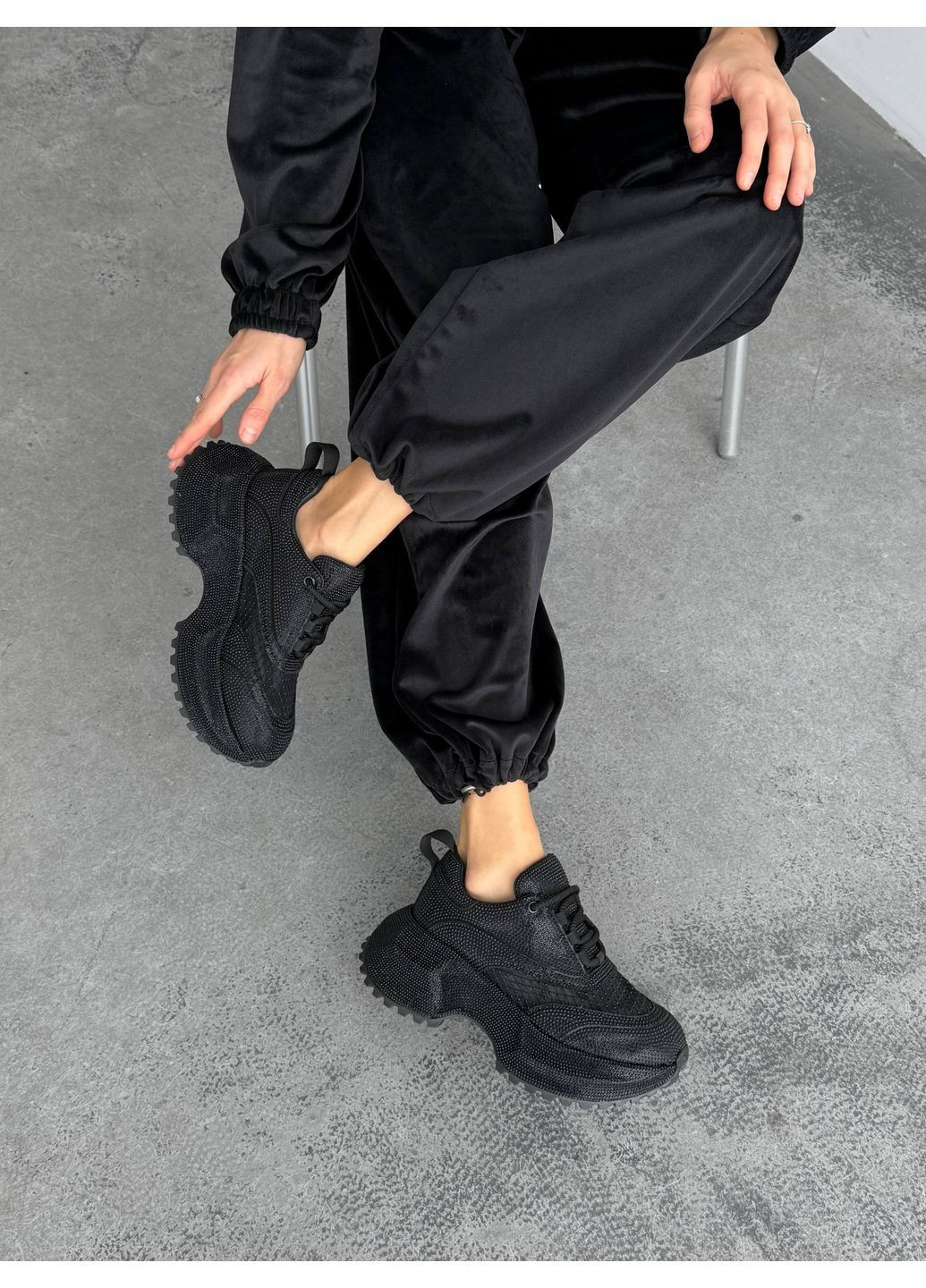 Кроссовки с камнями Helen чёрные (378379200)