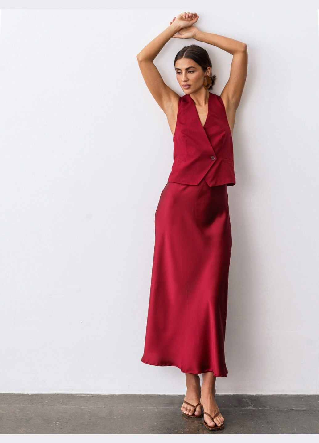 костюм зі спідницею та жилетом бордовий Dressa (301535343)