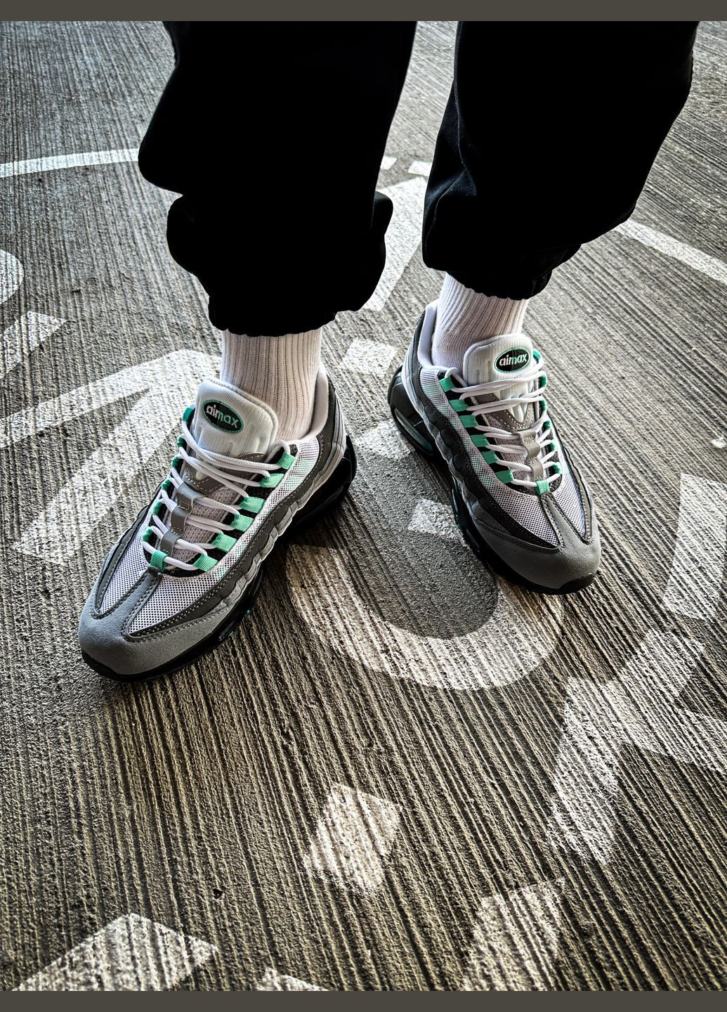 Серые демисезонные кроссовки мужские nike air max 95 gray mint black | найк аир макс 95 серые черные No Brand