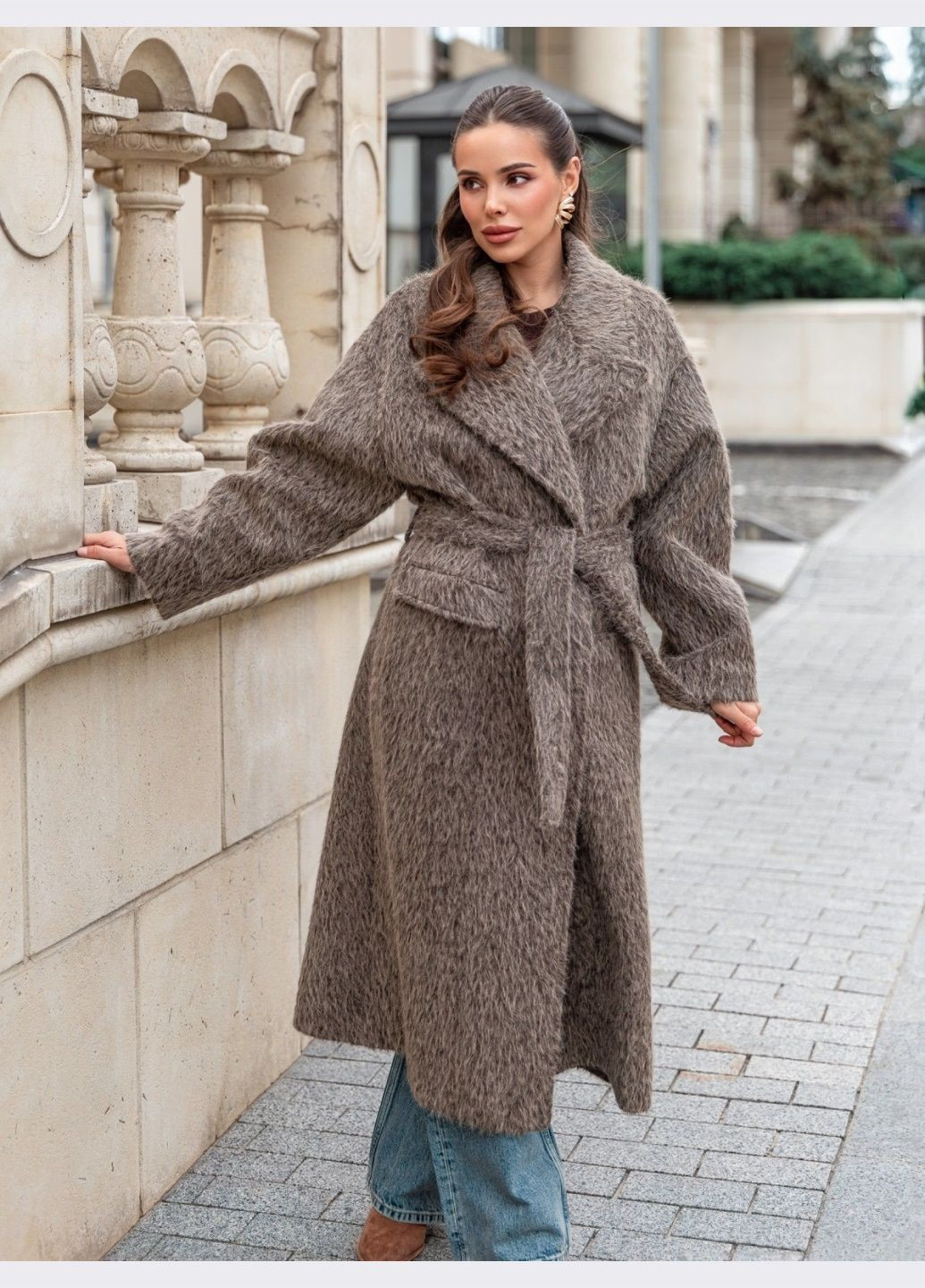 Бежеве демісезонне вовняне пальто бежево-сірого кольору з поясом Dressa