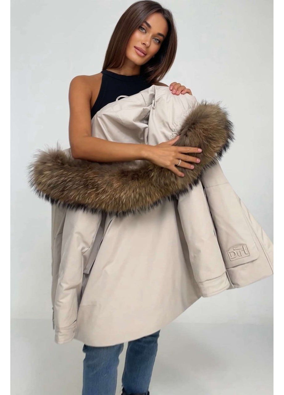Айворі зимня куртка-парка з натуральним хутром Lora Duvetti