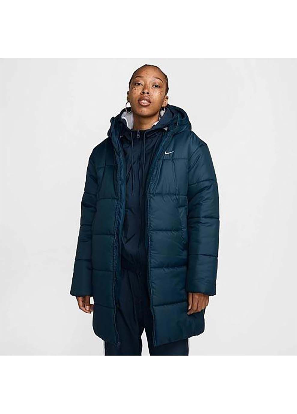 Темно-синя демісезонна жіноча куртка w nsw tf snfl nk clsc prka темно-синій Nike