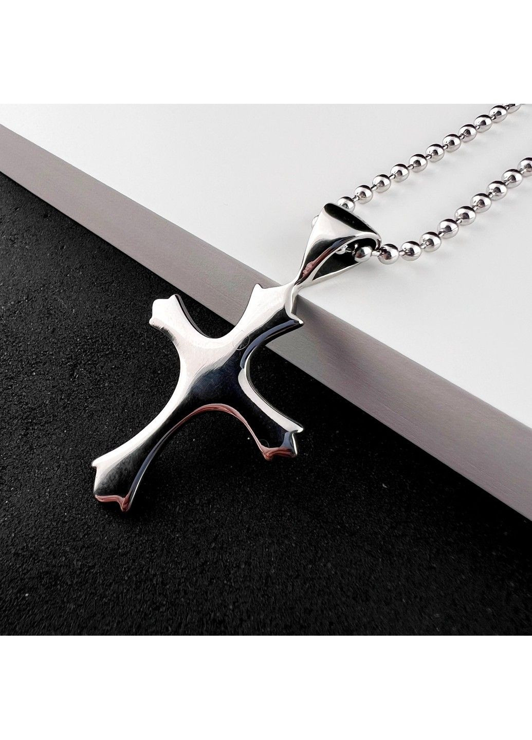 Крестик в готическом стиле с красным камнем из медицинской стали PSC-058 No Brand (299340126)