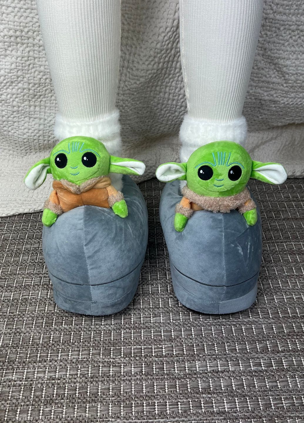Серые женские плюшевые домашние тапочки мастер йода звёздные войны My Kigu с вышивкой