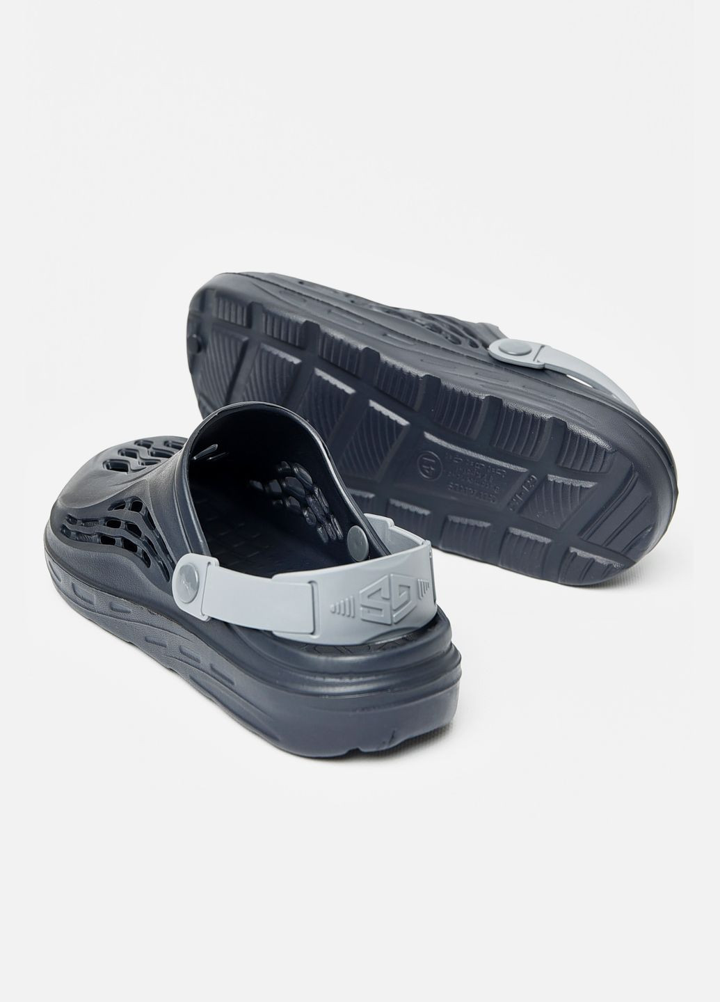 Крокси чоловічі темно-синього кольору Let's Shop (323961658)