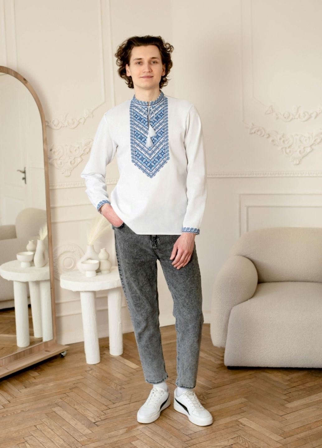 Белая рубашка Vyshyvanka узор украинская символика прямой (330828843)