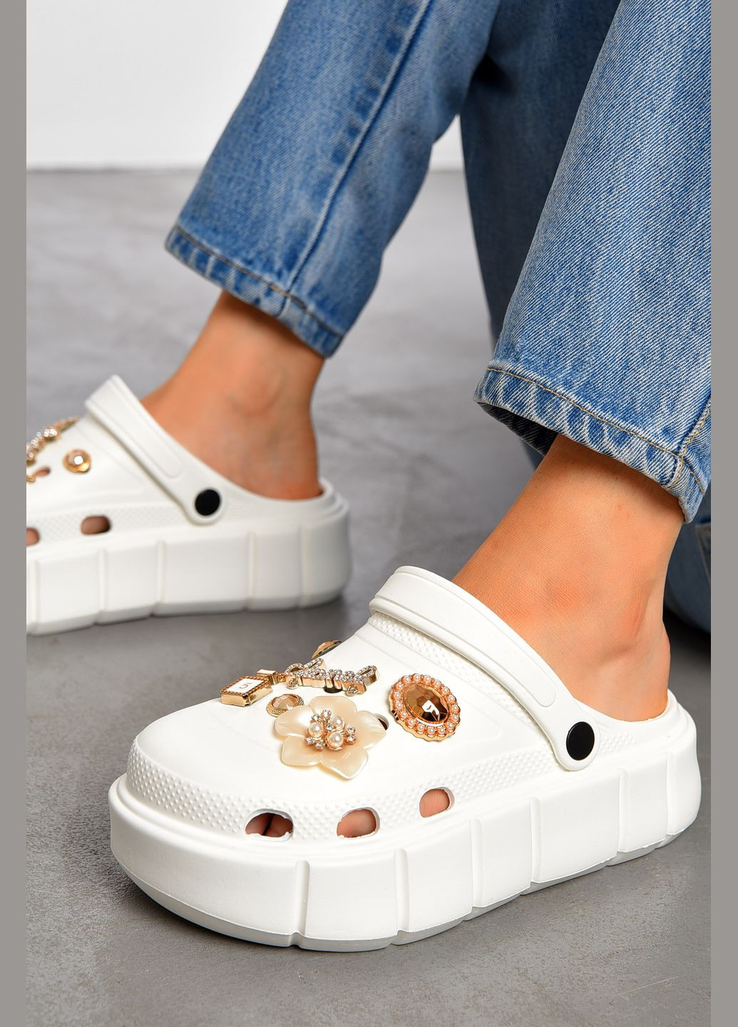 Крокси жіночі білого кольору Let's Shop (317318909)