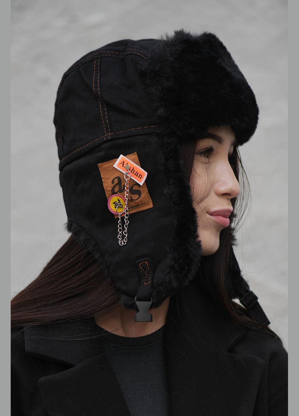 Жіноча хутряна шапка-вушанка чорного кольору Without (316302617)