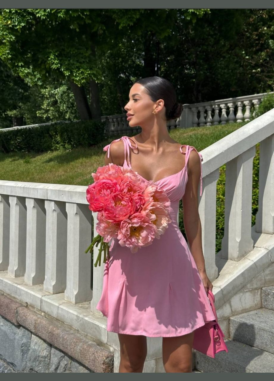 Розовое кэжуал романтическое платье с регулируемыми завязками на плечах с пышной юбкой Adelante однотонное