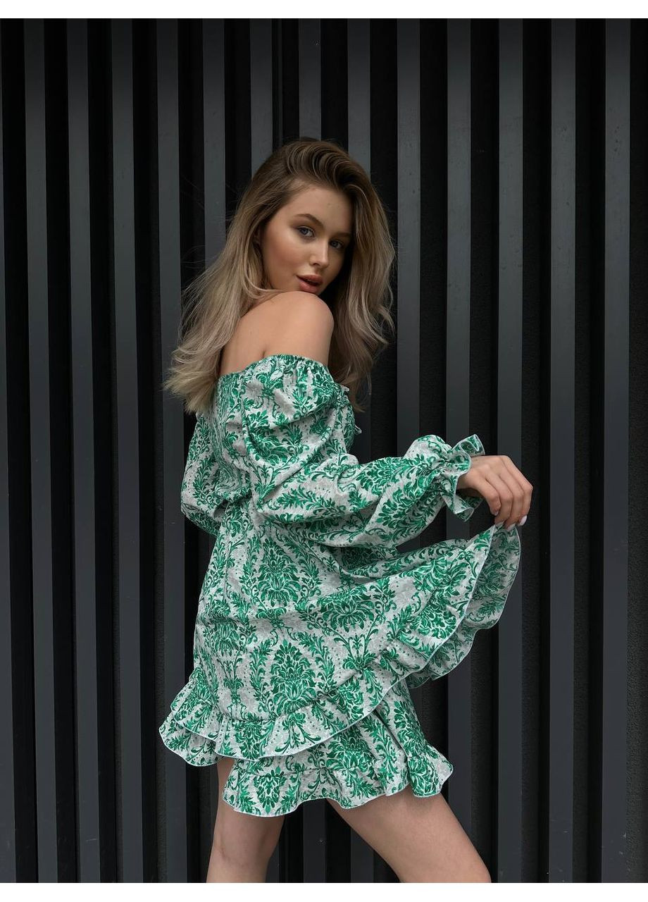 Зелена коктейльна жіноча коротка сукня з відкритими плечима та пишними рукавами з пишною спідницею, з відкритими плечима Україна з абстрактним візерунком