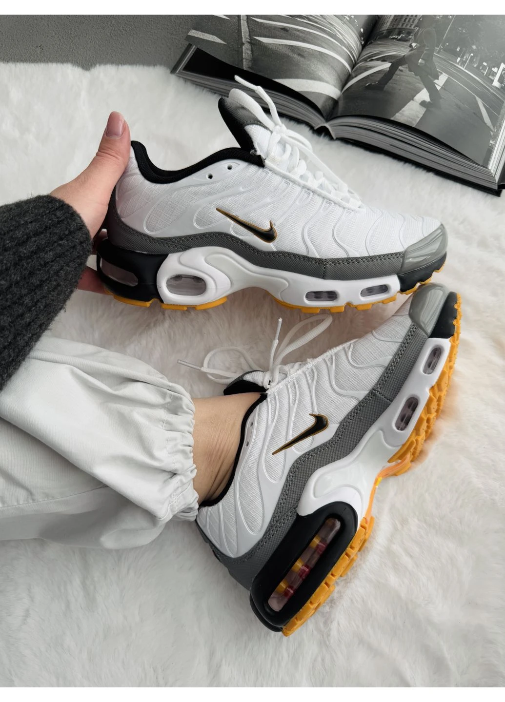 КРОСІВКИ ЖІНОЧІ NIKE AIR MAX TN WHITE / GRAY / ORANGE НАЙК АІР МАКС ТН No Brand білі демісезони (368869593)