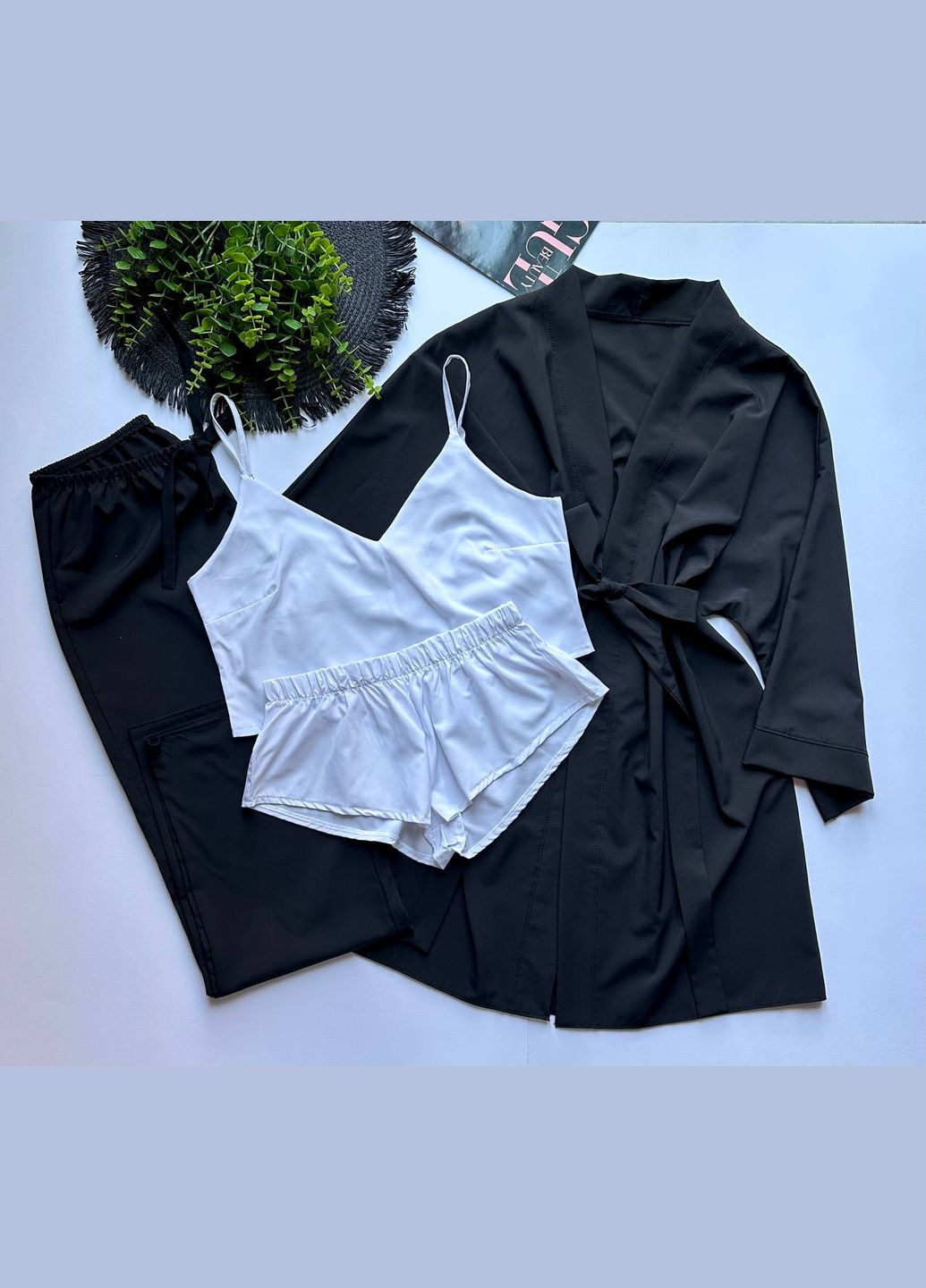 Білий демісезонний піжамний комплект із халатом, топ-шорти-штани Exclusive