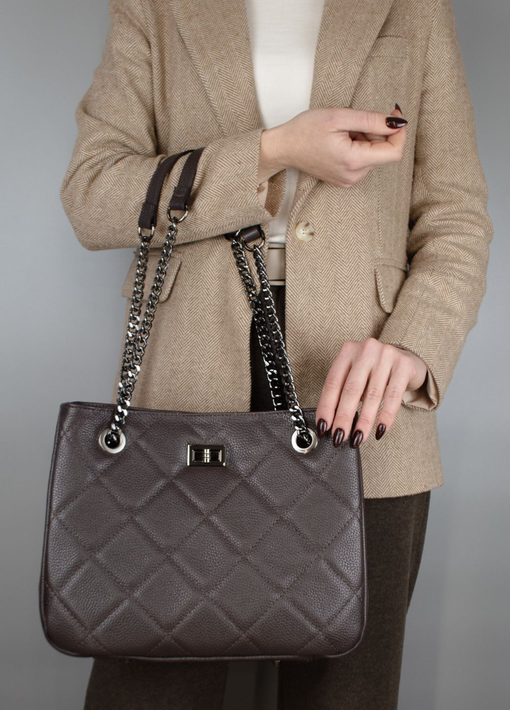 Сумка женская кожаная деловая 03382 на цепочке шоколадная Virginia Conti (315370713)