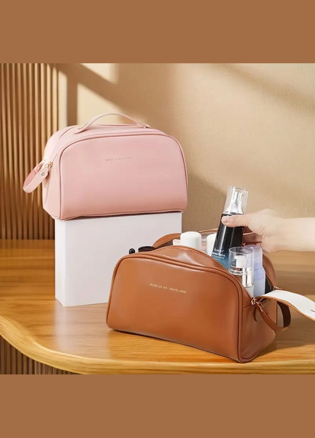 Вместительная большая компактная косметичка из кожзама розовая No Brand (323426882)