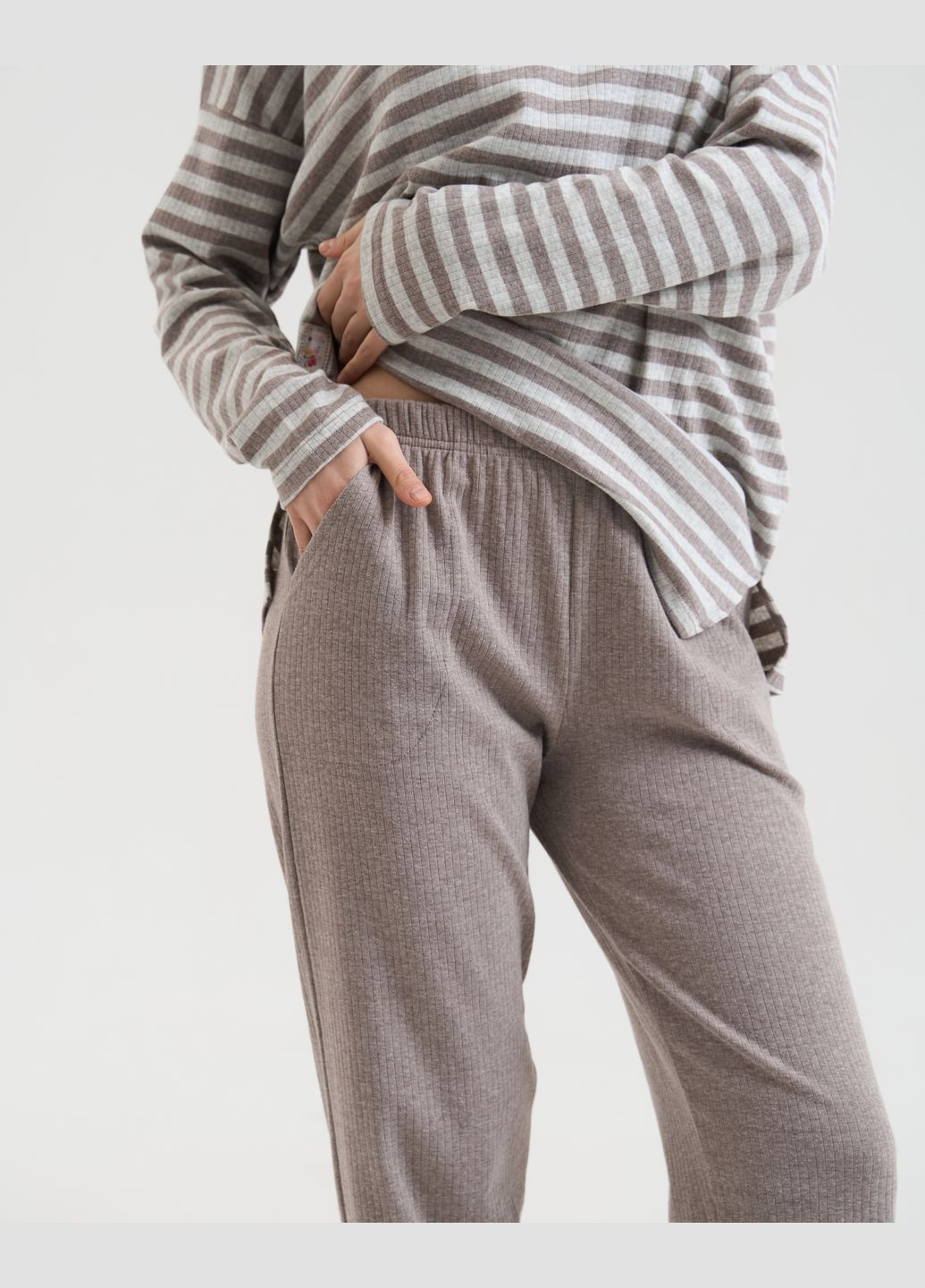 Бежева жіночий комплект зі штанами Nicoletta