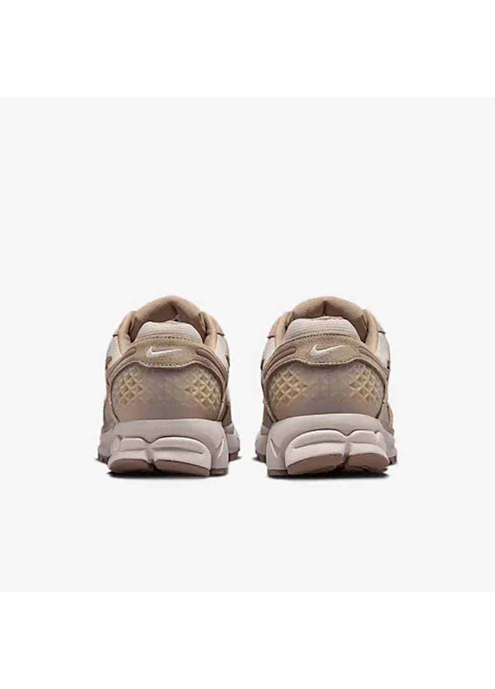 Бежевые демисезонные мужские кроссовки zoom vomero 5 бежевый Nike