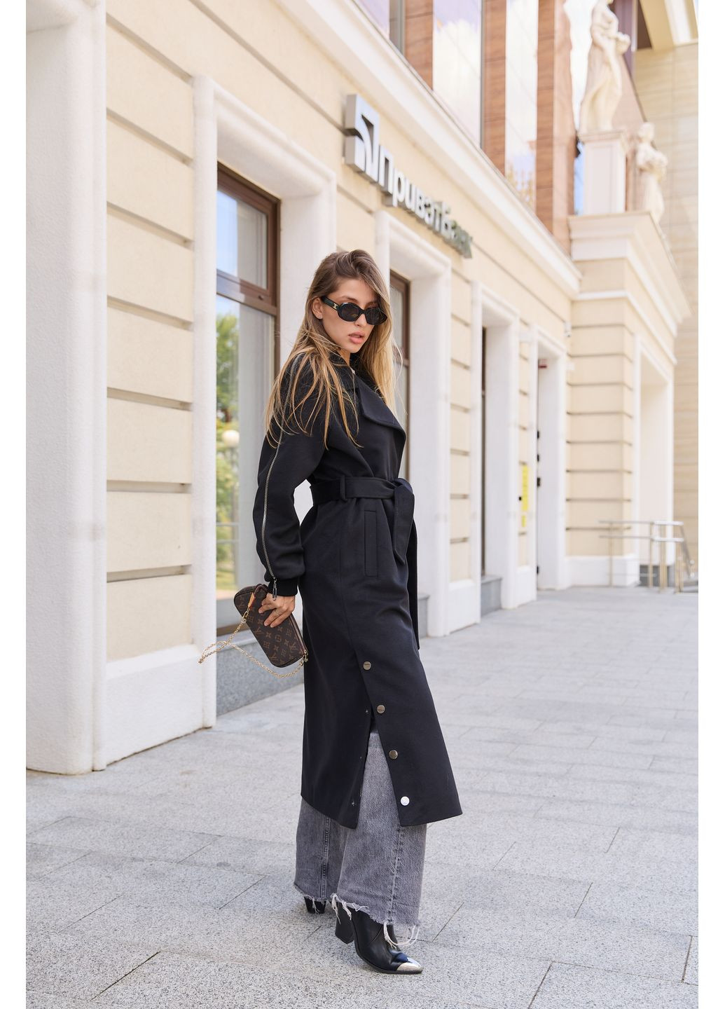 Чорне демісезонне Пальто MN