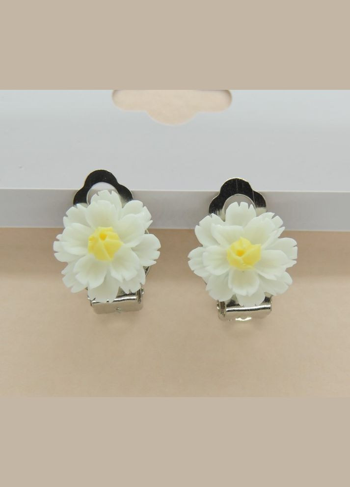 Сережки кліпси дитячі для вух без пробивання квітка Хризантема ніжно світлорожева з бірюзовою Liresmina Jewelry (289533633)