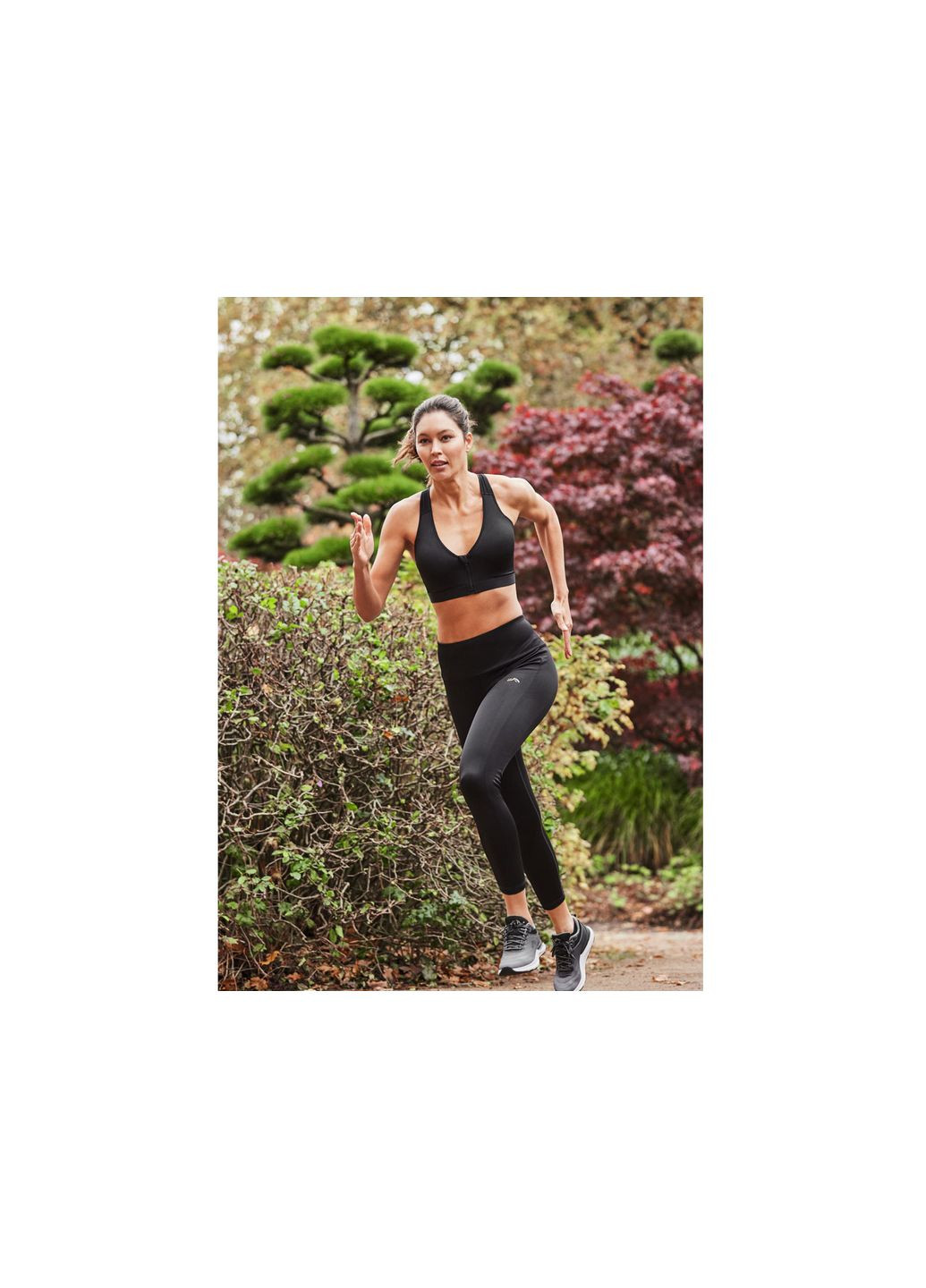 Спортивний топ з ущільненими чашками для жінки High Level 436939 чорний Crivit (364964121)