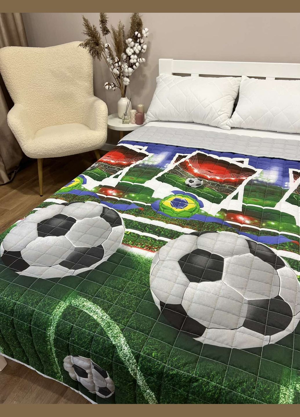 Качественное двустороннее детское одеяло-покрывало размер 150х210 см зеленого цвета со спортивным рисунком. No Brand (325696713)