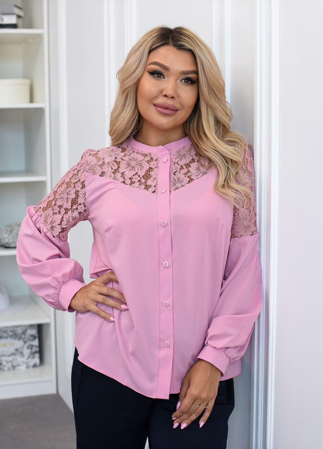 Рожево-лілова жіноча блуза з рукавами-буфами та мереживом вільного фасону No Brand