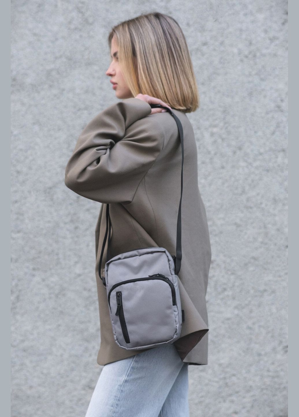 Месенджер Basic Gray Woman Without (337472065)