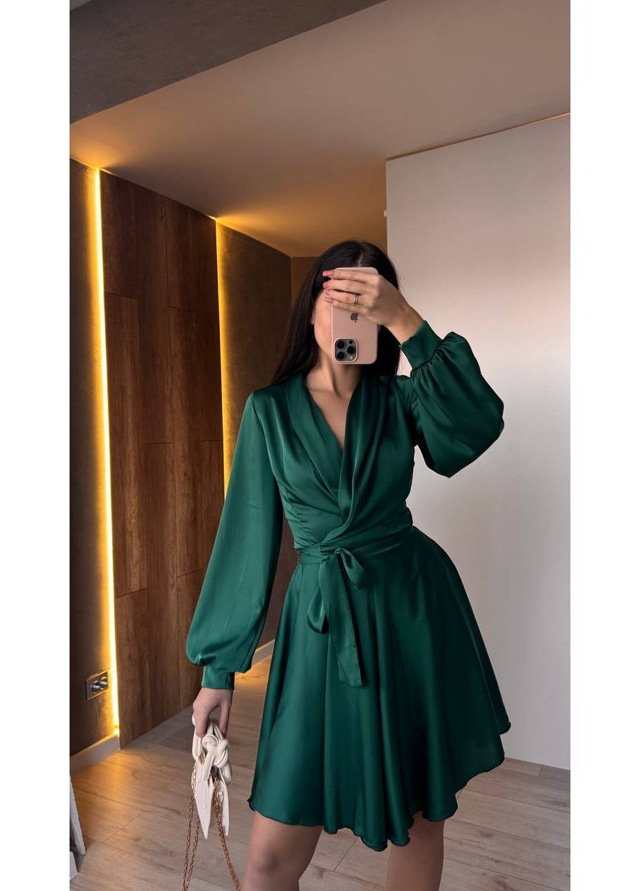 Изумрудное вечернее платье женское на запах KaraMix однотонное