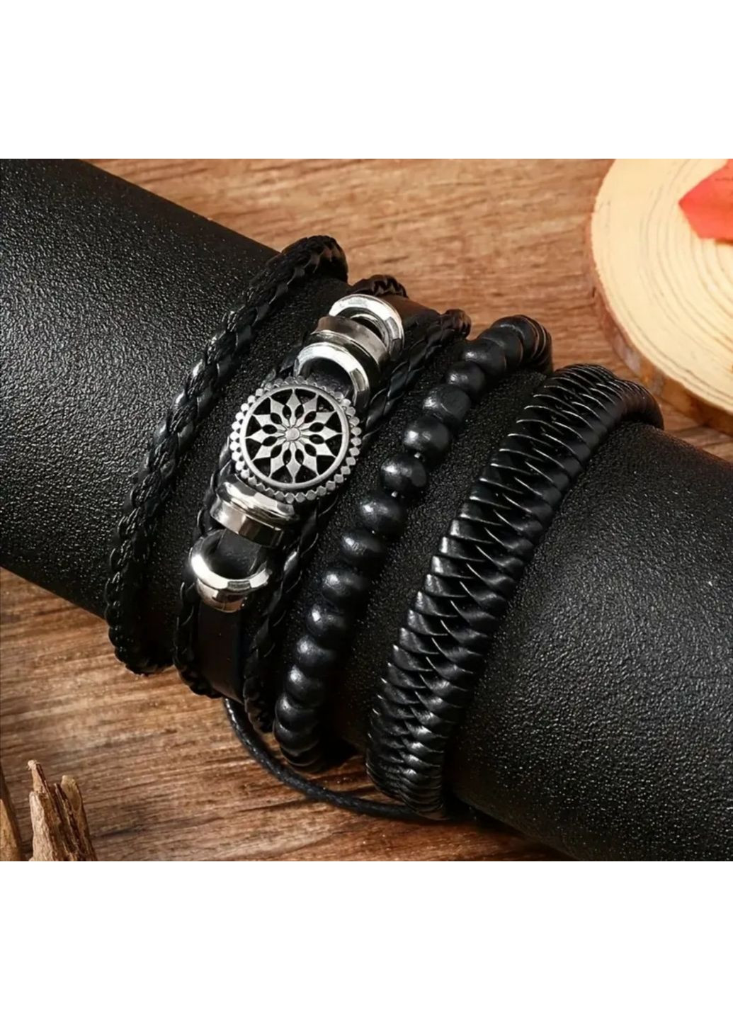 Набір браслетів чоловічих плетених шкіряних універсального розміру з металевими вставками No Brand (362135521)