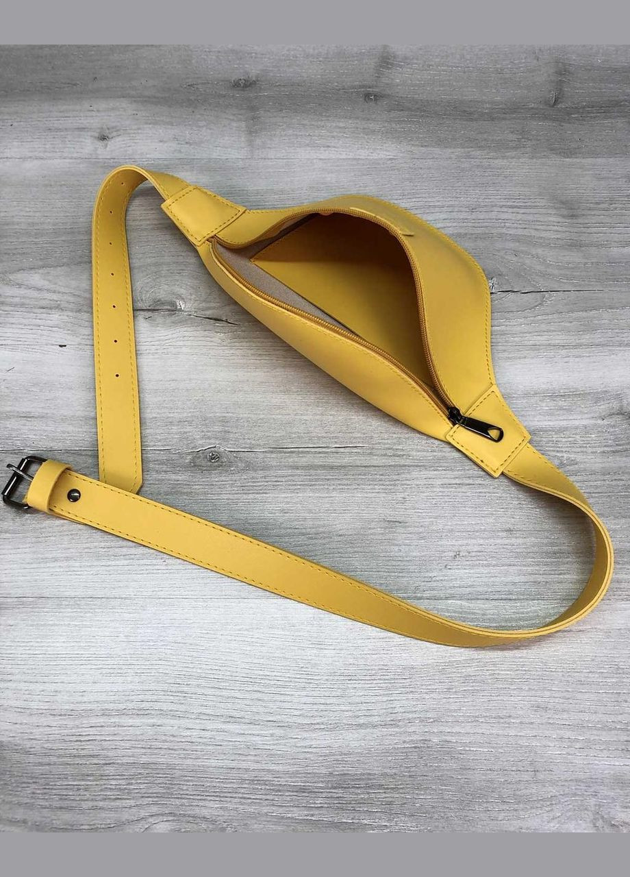 Яскрава шкіряна сумка бананка на пояс/через плече для дівчат «Tery» жовта WeLassie (298570114)