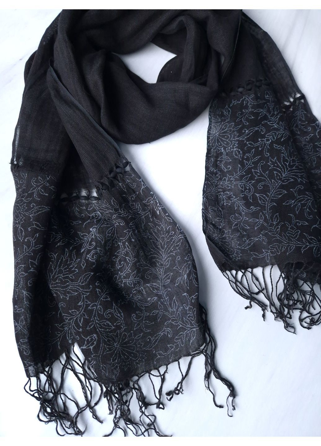 Шарф-палантин женский в растительный белый узор весна-осень 170х49 см No Brand (368820992)