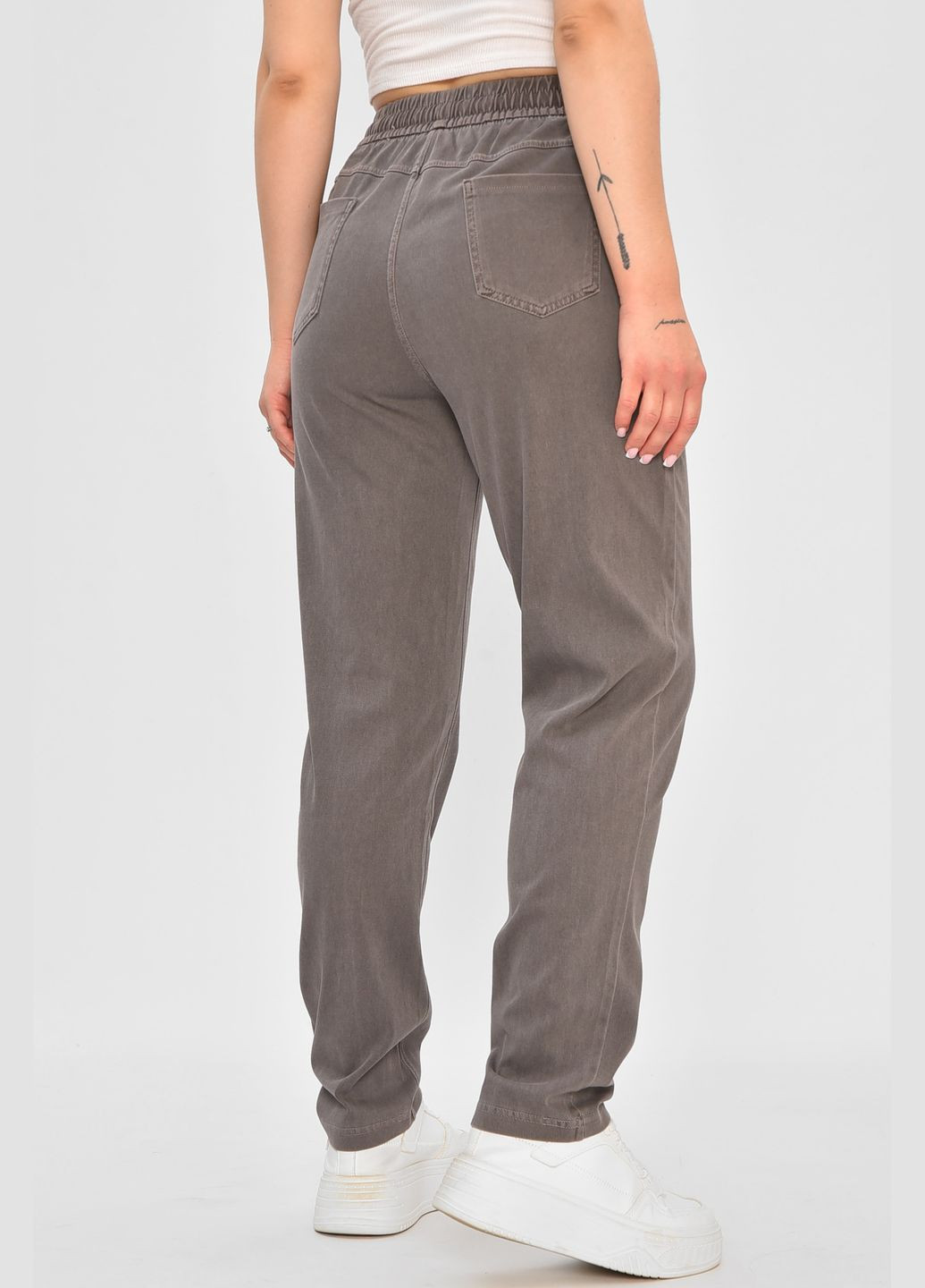 Джинсы женские полубатальные прямые цвета мокко Let's Shop - (347623013)