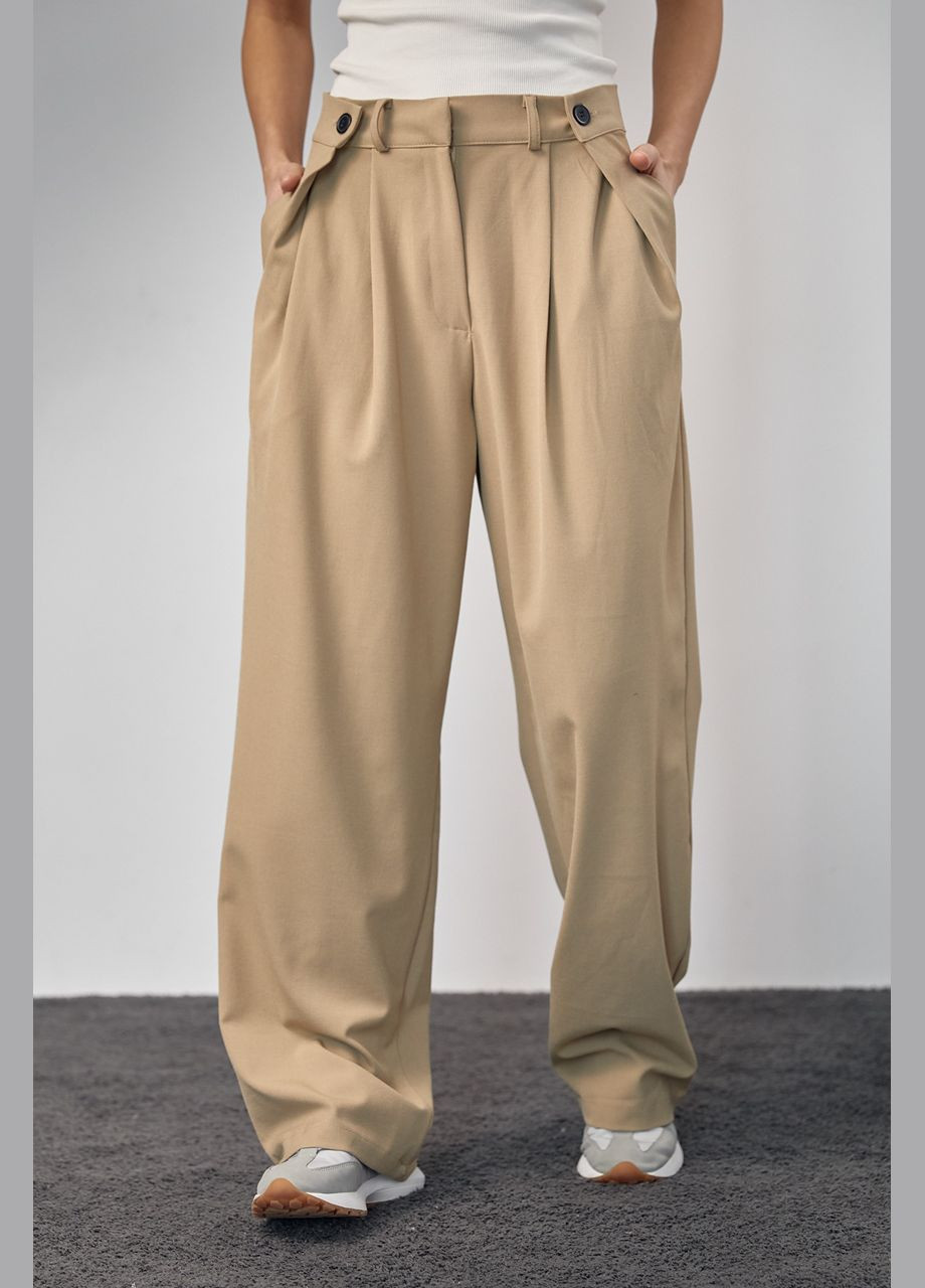 Класичні штани з акцентними гудзиками на поясі - світло-коричневий Lurex (278400635)