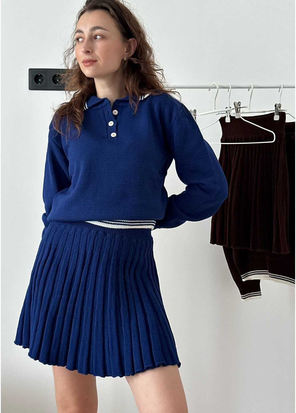 Костюм со свитером поло а юбкой плиссе, молочный No Brand Вʼязаний костюм (365750936)