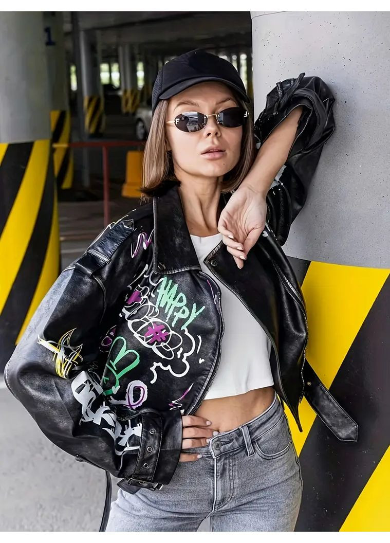 Черная демисезонная женская черная куртка-косуха с яркими надписями из искусственной кожи - xs/s No Brand