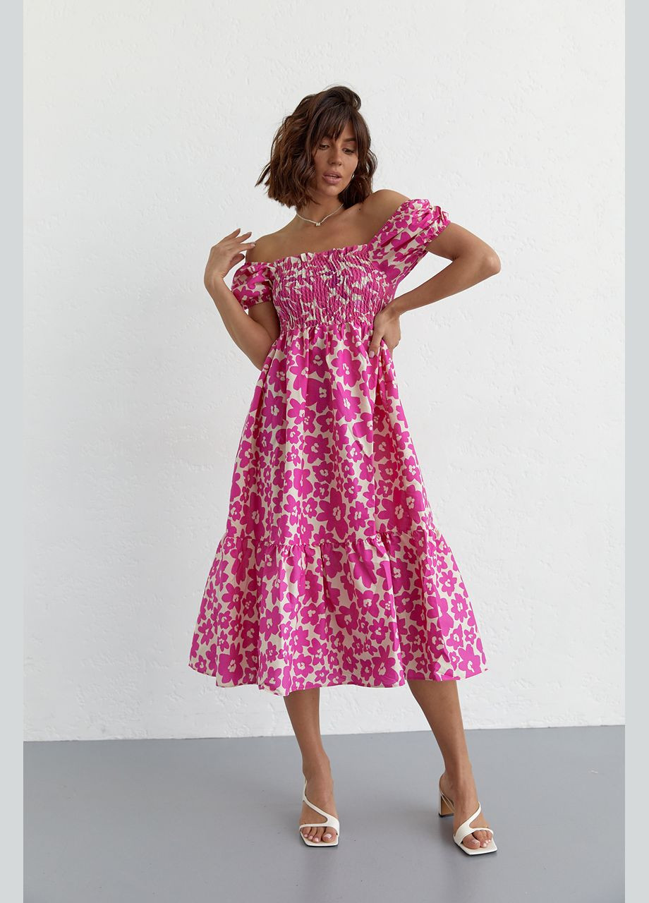 Фуксиновое (цвета Фуксия) повседневный платье в крупные цветы с открытыми плечами 25525 Lurex с цветочным принтом