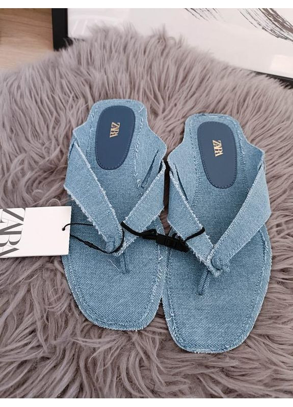 Синие джинсовые шлепанцы на низком ходу с бахромой. Zara