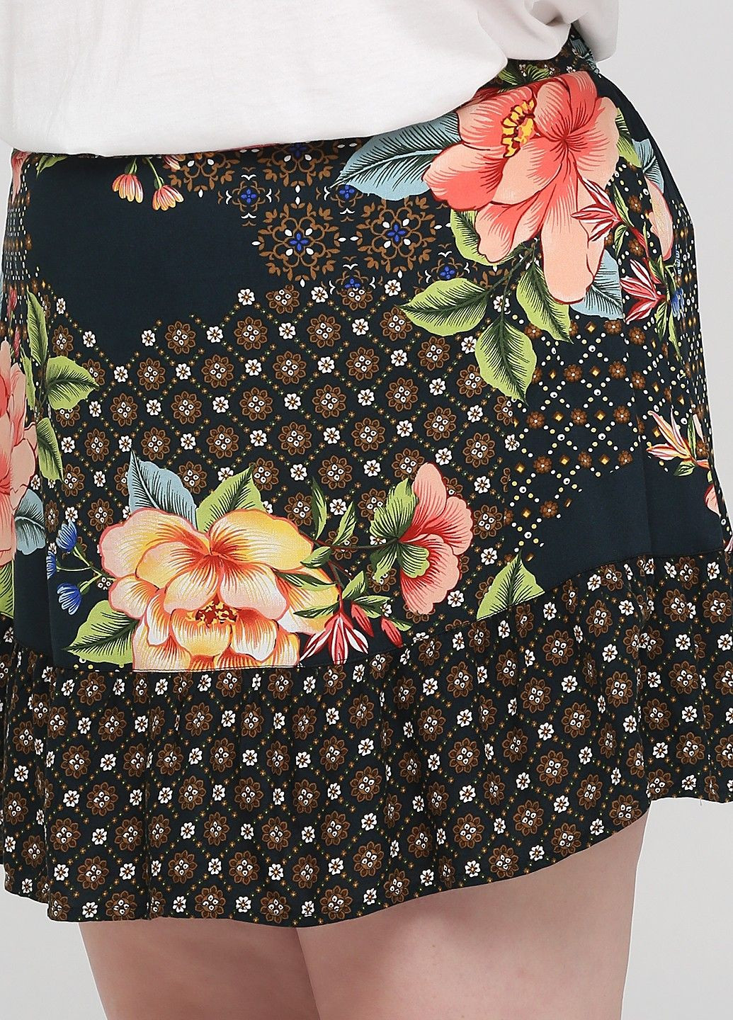 Разноцветная с рисунком юбка C&A