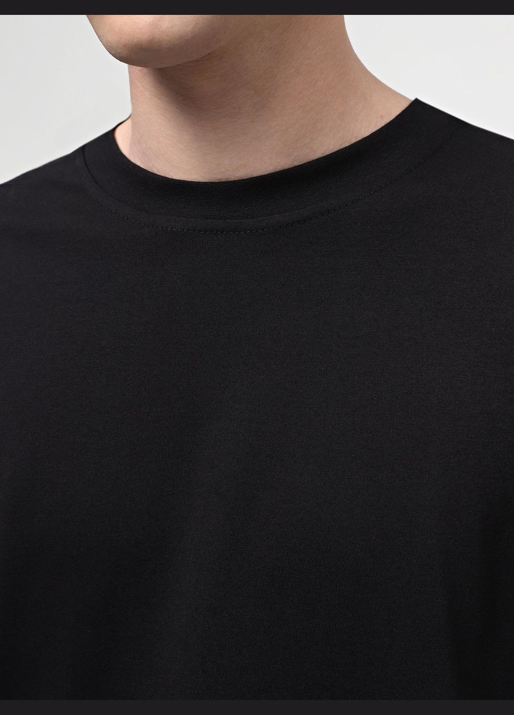 Черно-белый спортивный, повседневный, кэжуал лонгслив Ейсік однотонный