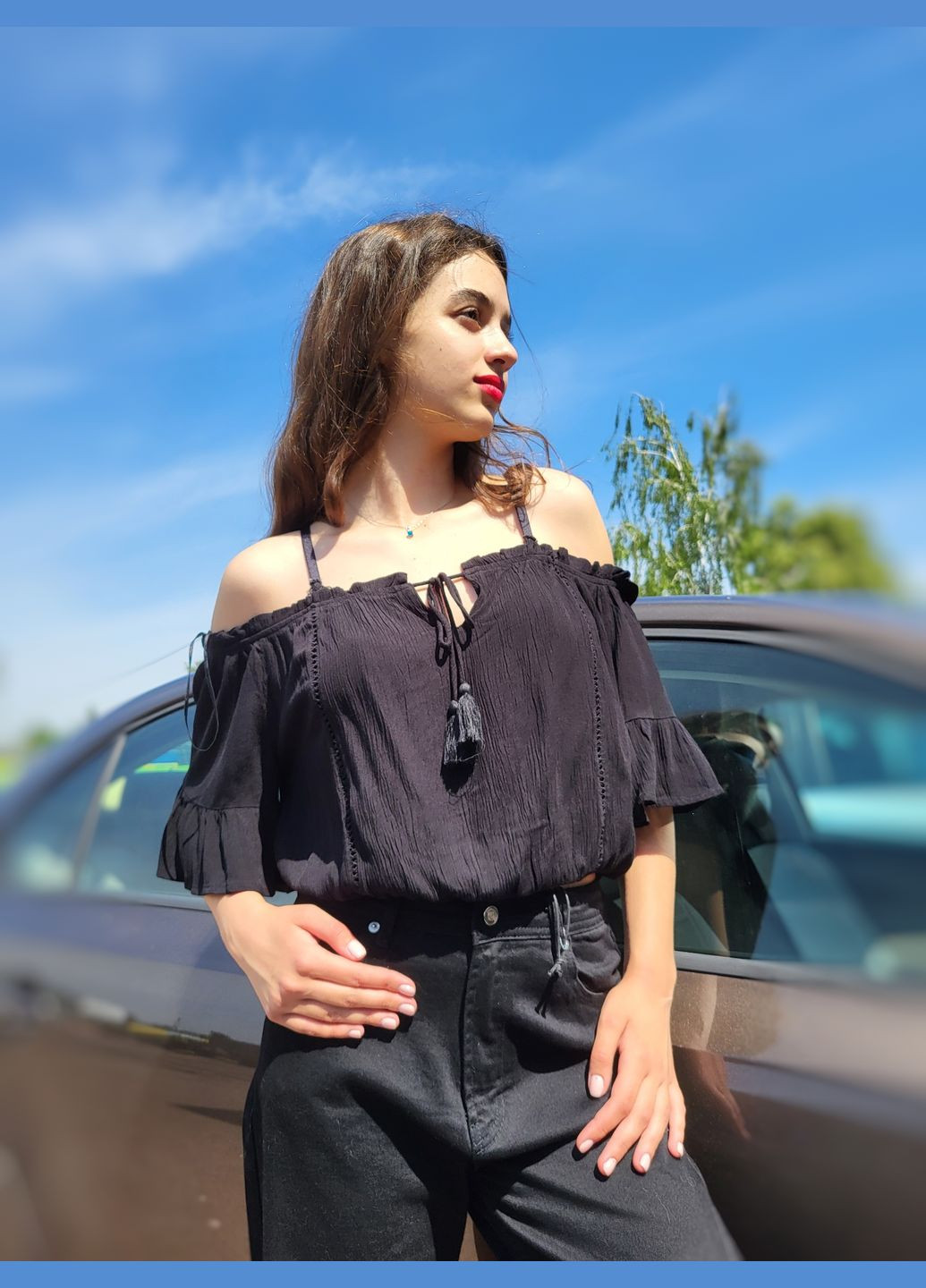 Чёрная блузка женская укороченная со вставками перфорации No Brand