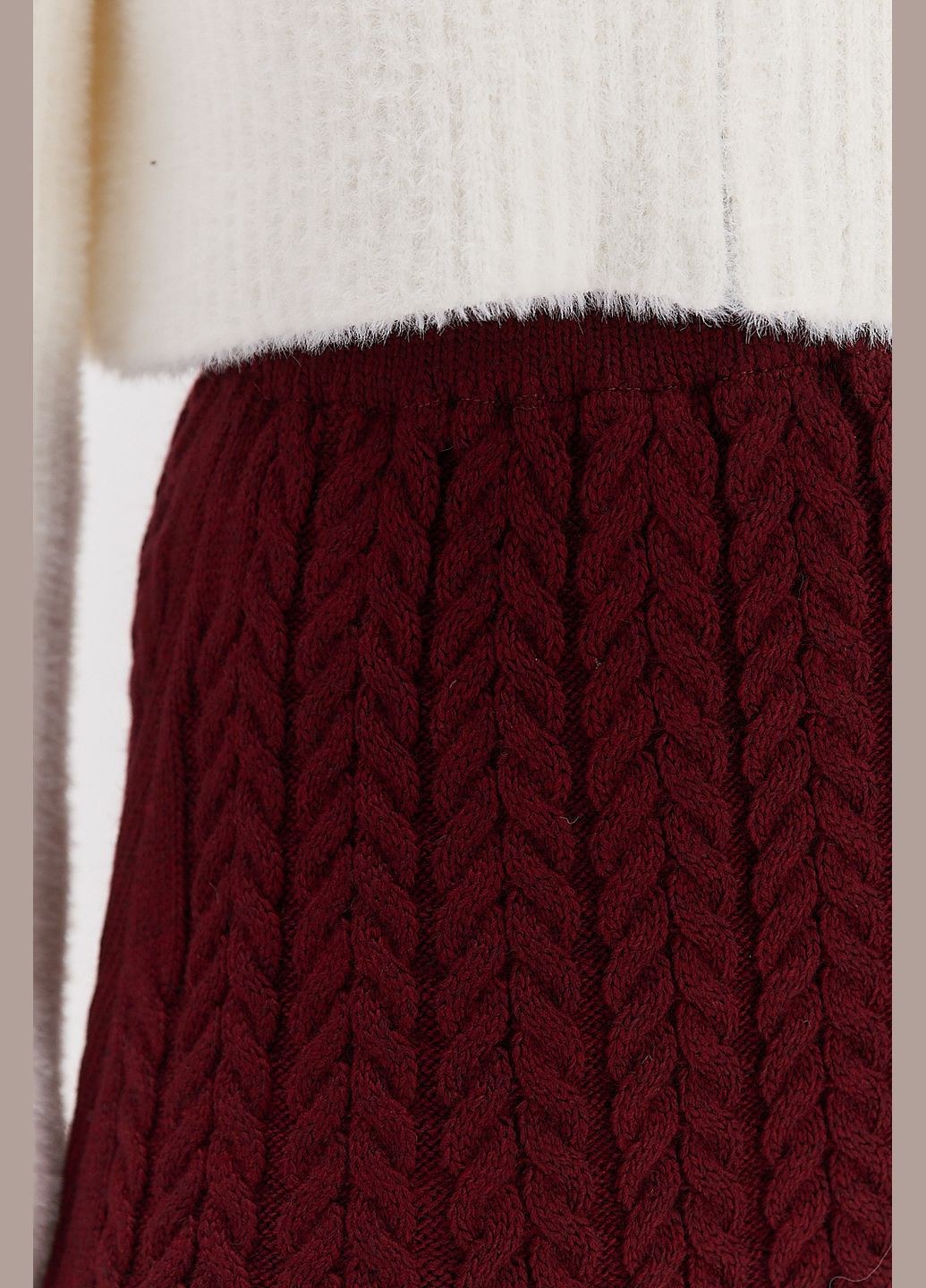Бордовая короткая вязаная юбка с косичками Arjen