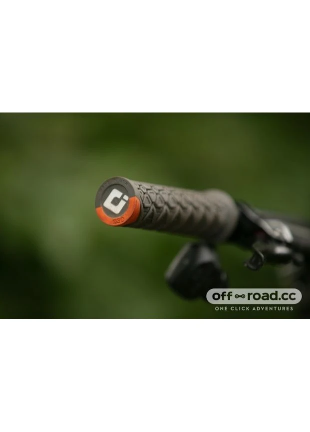 Гріпси Vanquish, v2.1 Lock-On,MTB, Closed End Purple/Met Purp w/Blk (OBOD_D33VSPR-B) Odi (395407981)