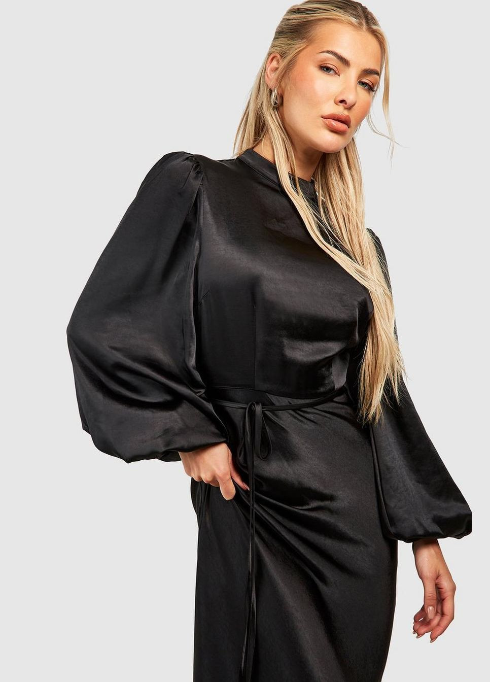 Черное вечернее платье Boohoo однотонное